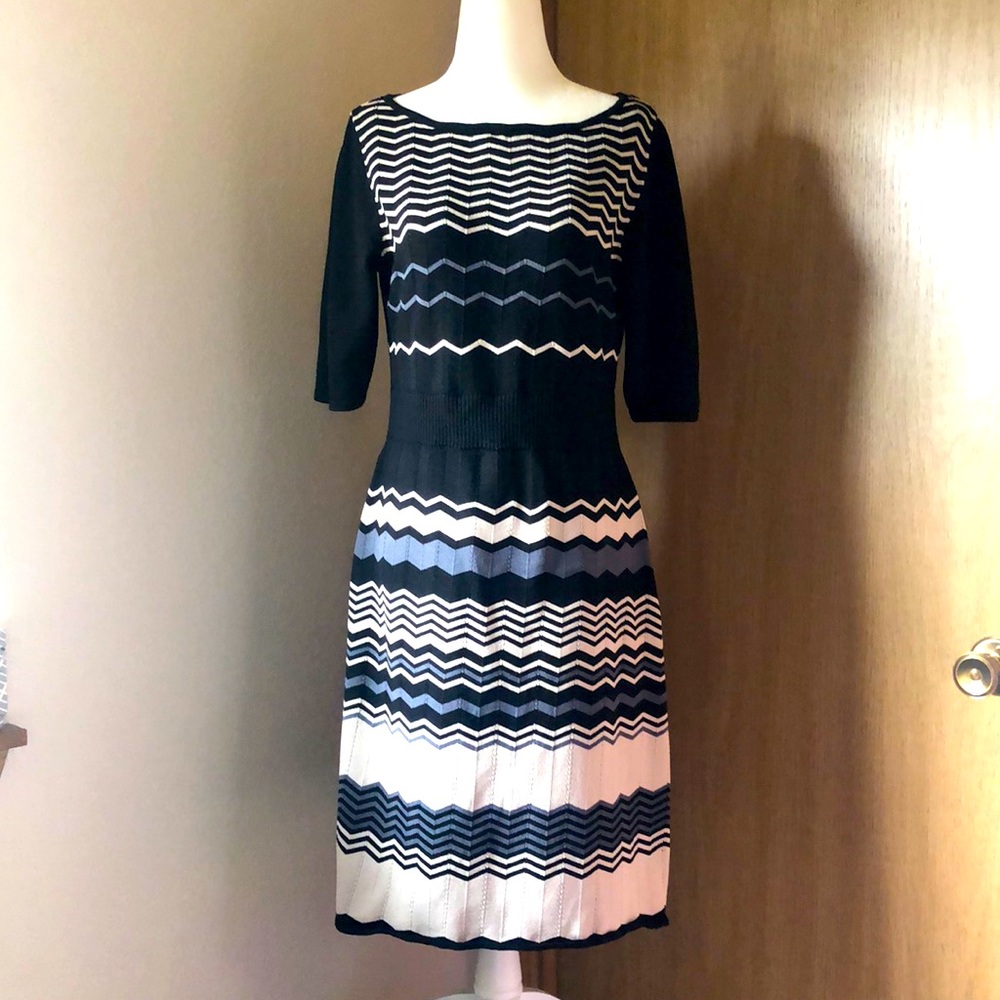 🖤 Chevron sweater dress